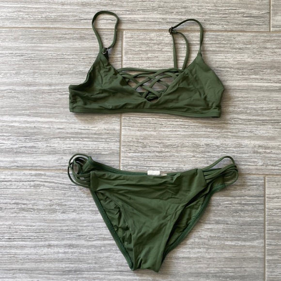 L space suit - Picture 1 of 1